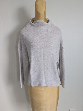 Denver Hayes Light Gray Cowl-Neck Knit Sweater Size M